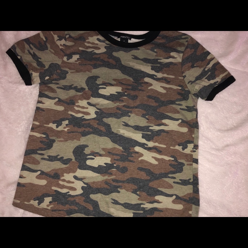 Rue 21 camo t shirt